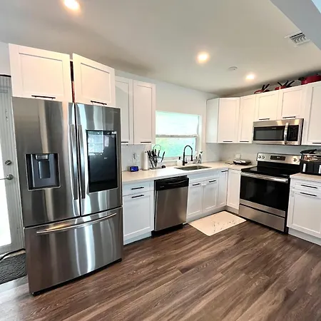3 Bed 2 Bath Home In Miami